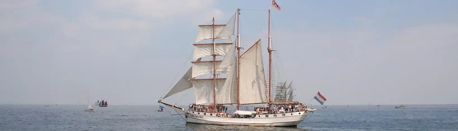 Van der Rest Sail Charter – Segeltörns & exklusive Events auf historischen Schiffen | Ob Firmenevent oder privater Segeltörn: Jetzt Segelschiffe mieten bei Van der Rest Sail Charter