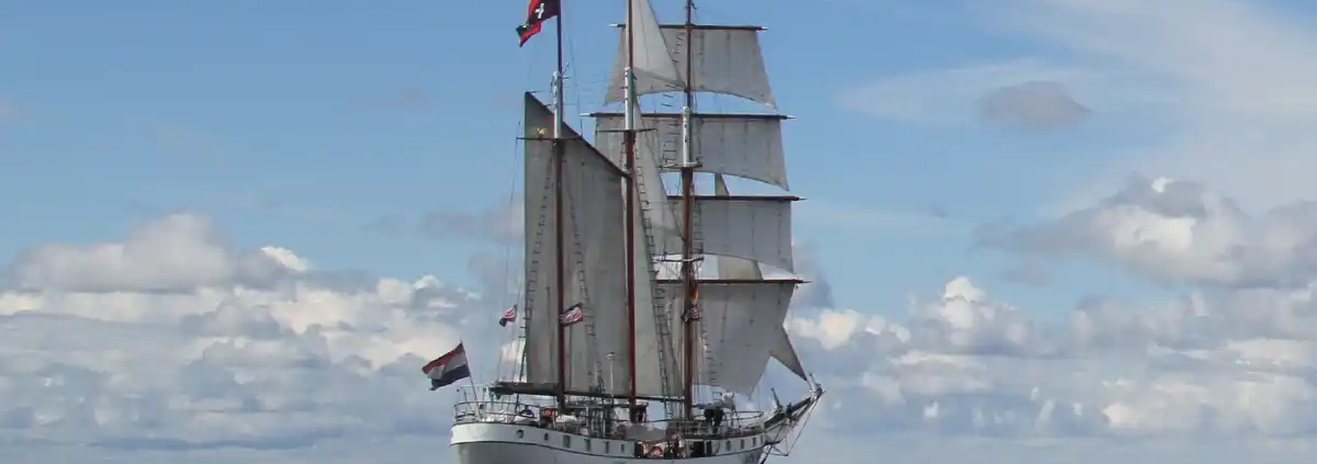 Van der Rest Sail Charter – Segeltörns & exklusive Events auf historischen Schiffen | Ob Firmenevent oder privater Segeltörn: Jetzt Segelschiffe mieten bei Van der Rest Sail Charter